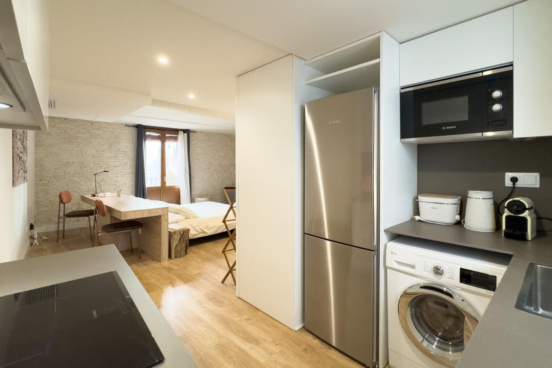 Unique Living Born & Apartment