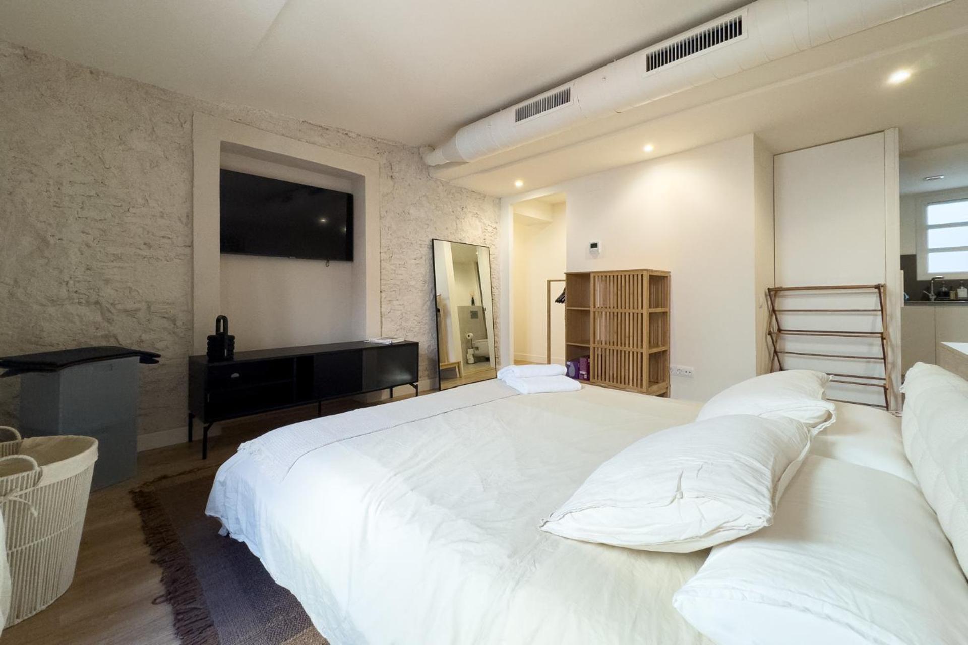 Unique Living Born & Apartment